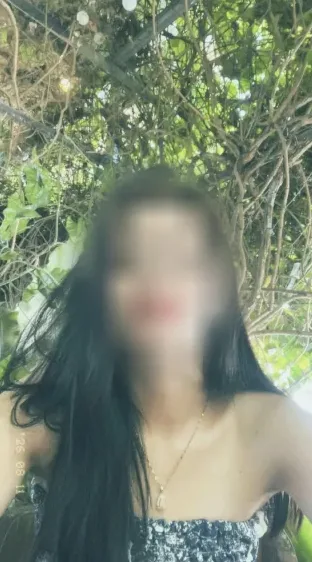 Andrea, 24