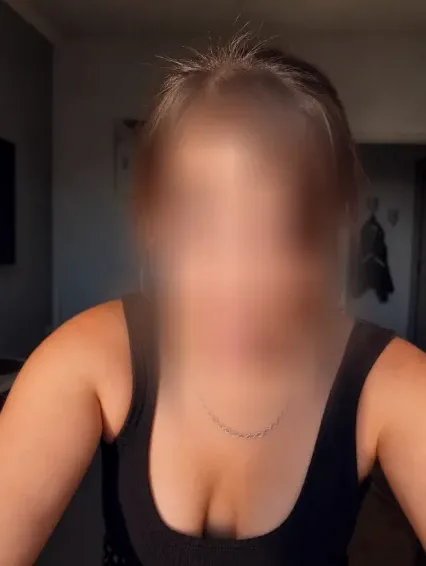 Astrid, 34