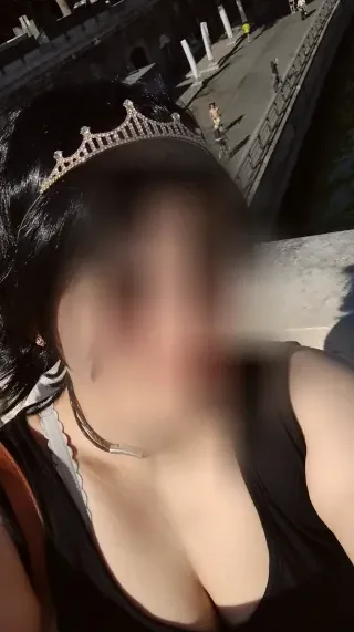 Barbara, 40
