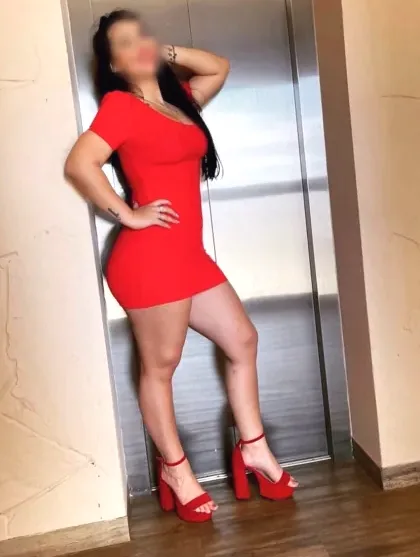 Bianca, 32