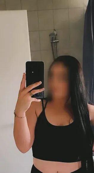 Carina, 28