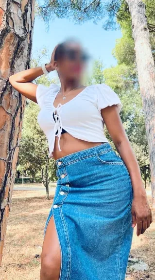 Carina, 37