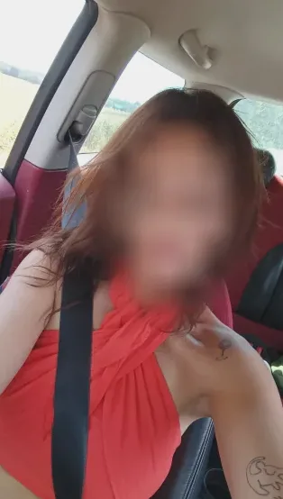 Chiara, 32