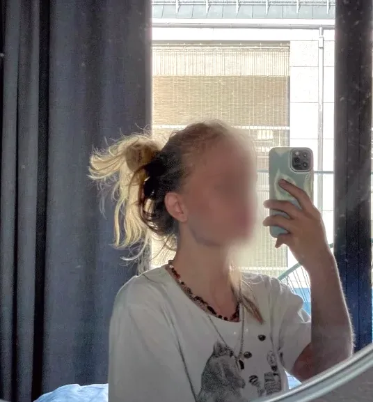 Dilara, 19