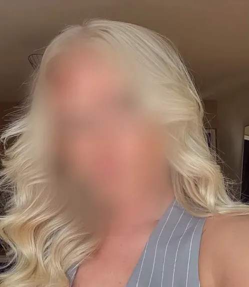 Dilara, 35
