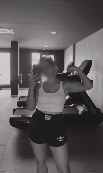 Emina, 25