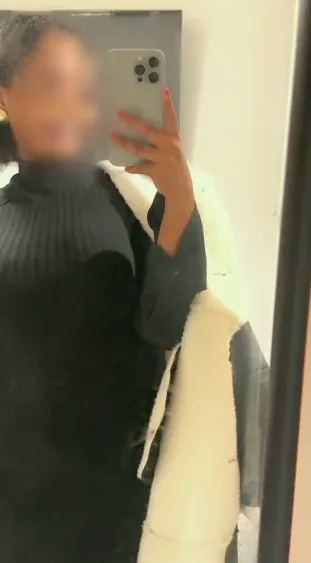 Fiona, 25