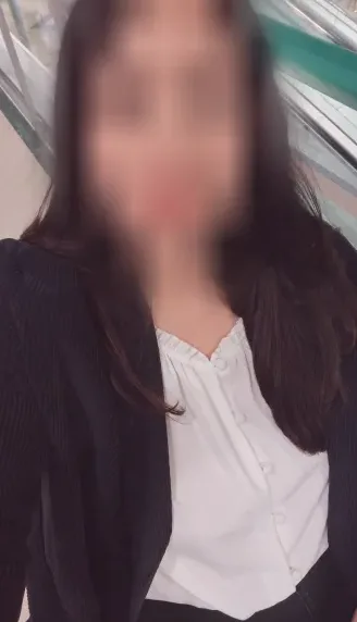 Ingrid, 39