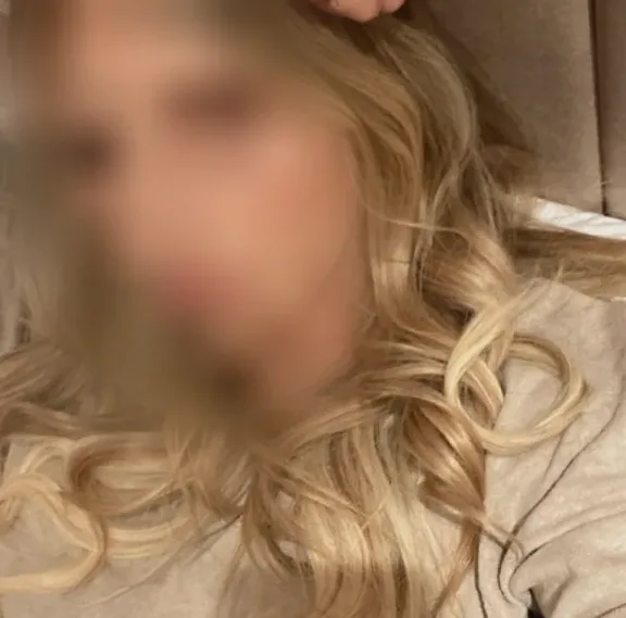 Ivana, 28