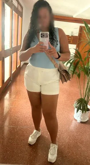 Martina, 33