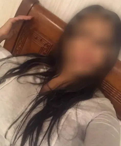 Melanie, 31