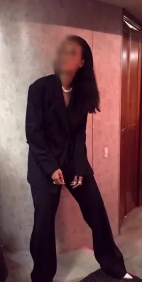 Miriam, 23