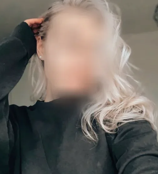 Nadine, 24