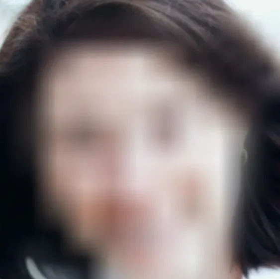 Nina, 40
