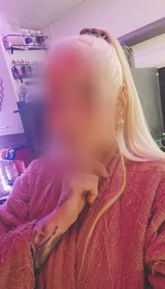 Pia, 34