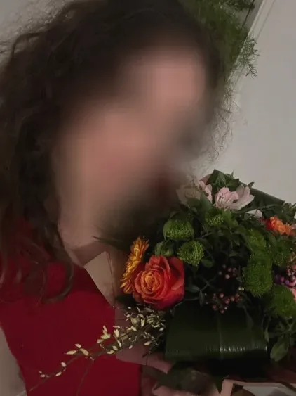 Sarah, 39