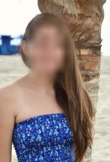 Simone, 28