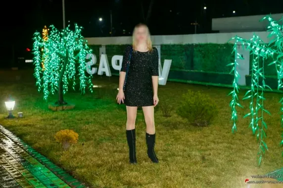 Simone, 32